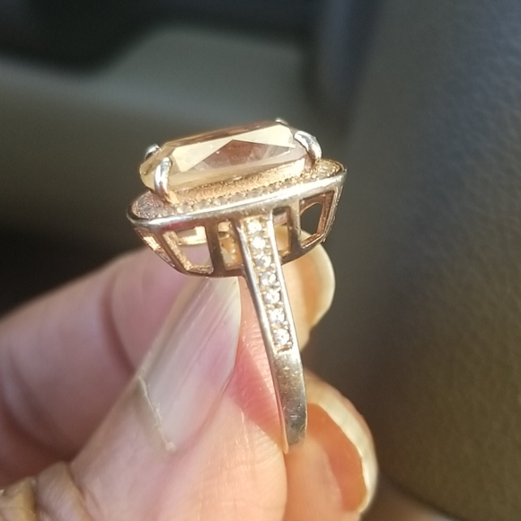 Ring - Picture 2 of 4